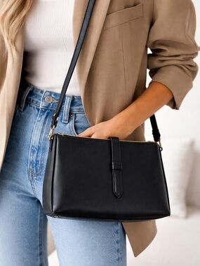 J.Crew Black Leather Crossbody Bag Minimalist Gold Hardware EUC